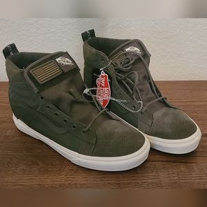 Vans Authentic Moss Green MTE "New" size 10